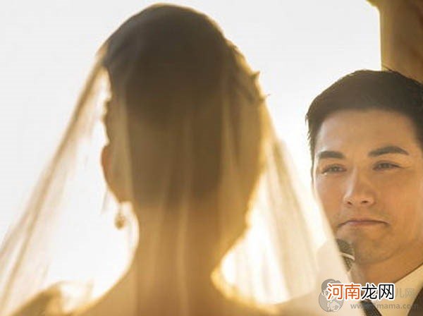 严屹宽的老婆杜若溪怀孕了 揭秘二人爱情故事曾被传离婚