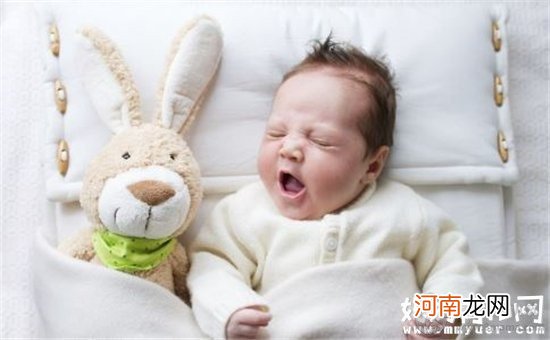 宝宝需要睡定型枕吗 定型枕可以帮宝宝头型长好看吗