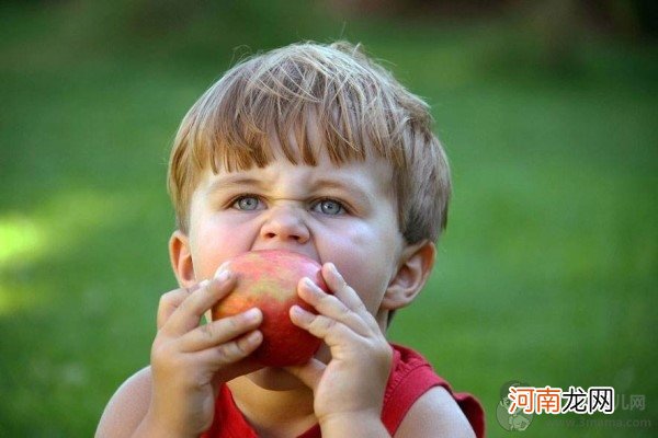 3岁宝宝多吃什么水果好 能多吃的水果不多家长请注意