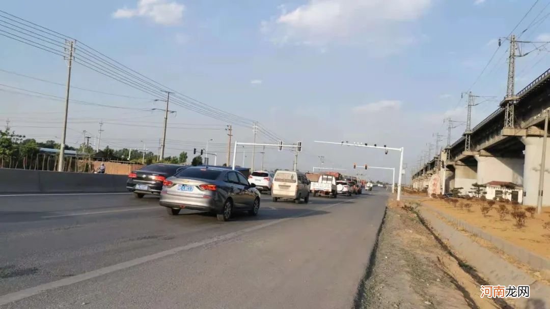 特斯拉“刹车失灵”现场还原:事故路段模拟时速最高90 家属未收到超速罚单