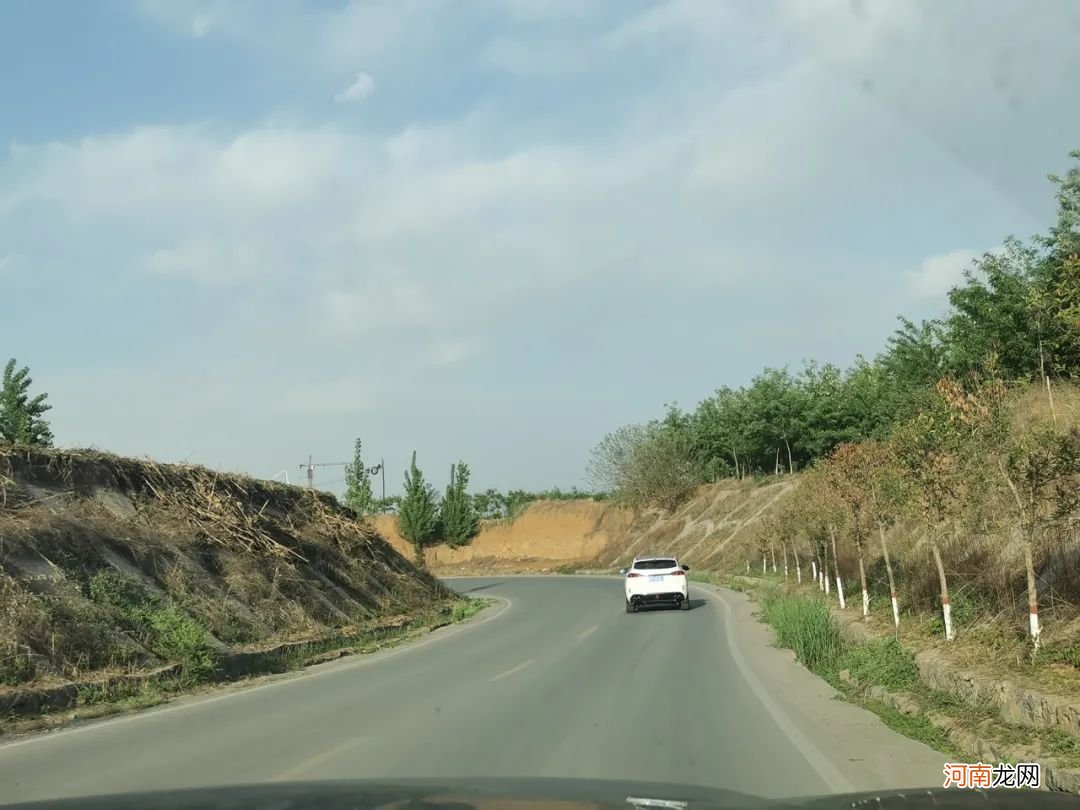 特斯拉“刹车失灵”现场还原:事故路段模拟时速最高90 家属未收到超速罚单