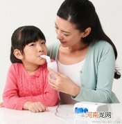 小儿哮喘是由什么原因引起的？