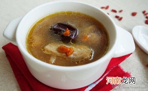 补气血食谱 补气乌骨鸡汤