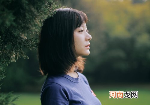 额头高女生合适哪些短发造型？刘海决策颜值，这几种刘海短发就非常好