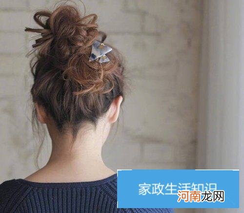 日本东京名嫒最喜欢的发饰look 长卷发女生打造出森系唯美意境扎发不可或缺