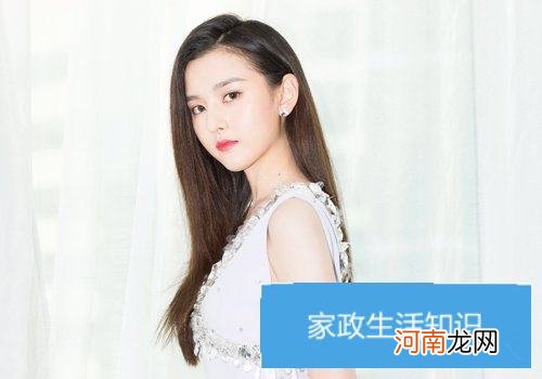 誓将气质淑女开展究竟的女生 2019流行款女生中长发发型别错过