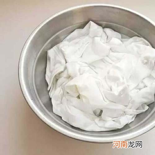 白衣服洗白小窍门简单又实用，洗衣要注意什么