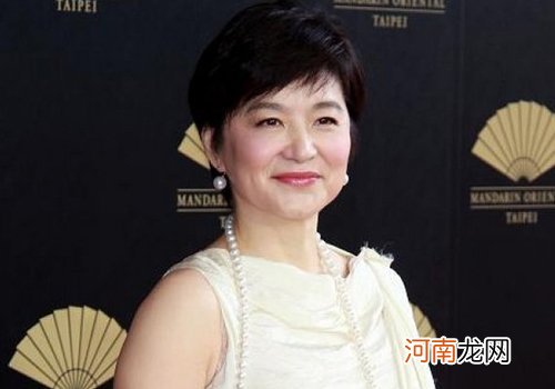 50岁女士合适哪些发型图片 中老年人女士发型长度发全搞定