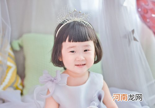 2020年小女孩短发怎么剪好看 女幼童梳讨人喜欢清爽短头发怎一个萌字了得