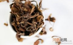 孕期补钙食谱 茶树菇烧豆腐的做法