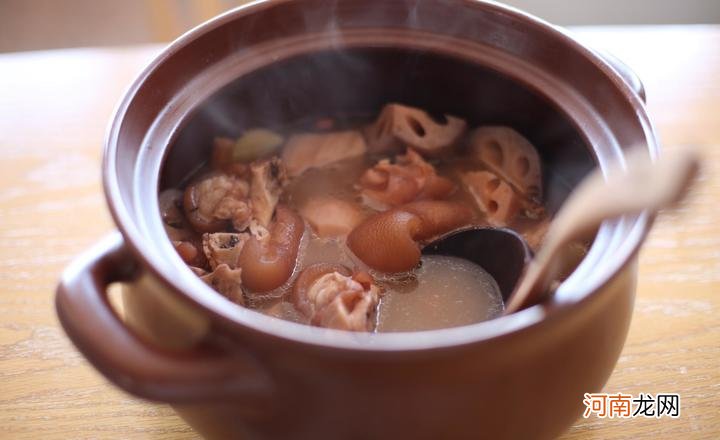 月子猪蹄汤的做法 教你怎么煲美味又营养的猪蹄