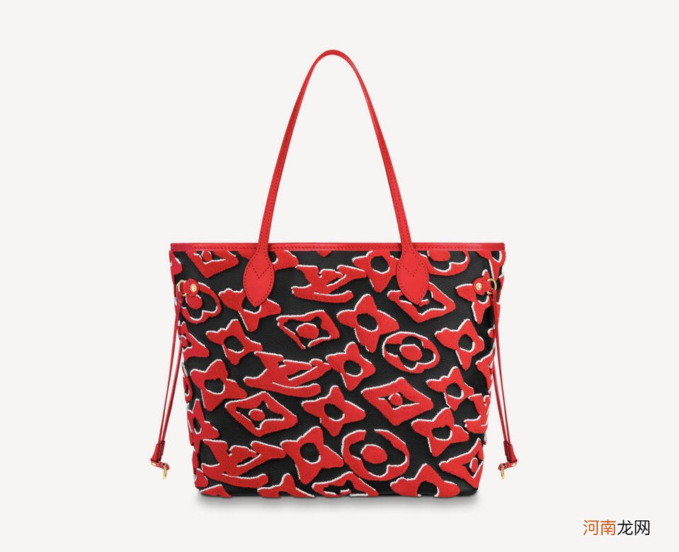 Tote bag就是必备的时尚单品 盘点Chanel、Loewe等品牌率性的托特包
