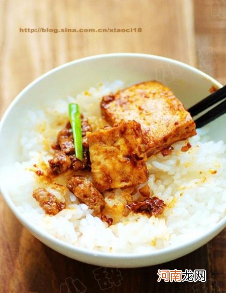 麻辣酱汁肉末烩豆腐的做法