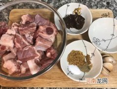 腐乳炸排骨的家常做法