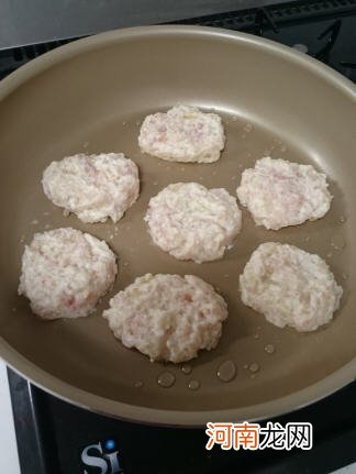 宝宝辅食金枪鱼豆腐煎饼