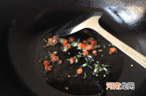 辣椒炒地皮菜
