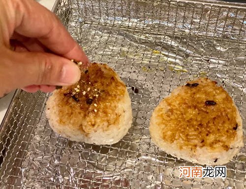 日本料理日式烤饭团