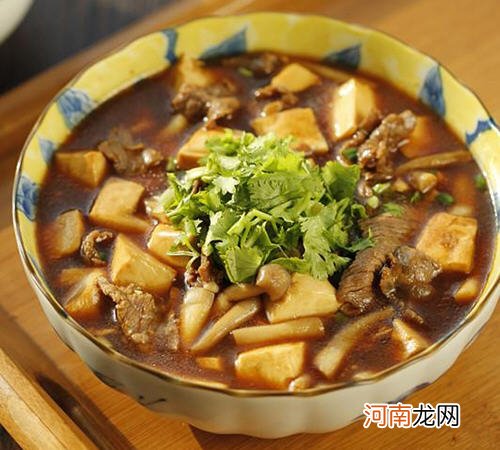 牛肉海鲜菇炖豆腐