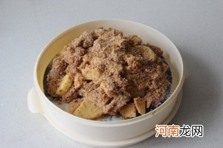 土豆粉蒸鸡的做法