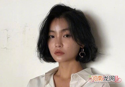 用黑色短发达成黑皮肤女孩儿的逆转 从此不说肌肤不白不好看了