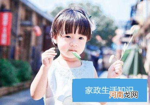 女宝宝剪蘑菇头发型图片 蘑菇头那么萌小孩子就很喜欢了