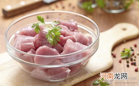 孕期补充维生素食谱 莴笋炒肉片