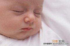 如何预防新生宝宝吐奶