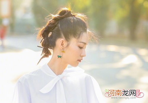 懒散女生想要清新好看的出门 春天流行款马尾辫扎发别错过