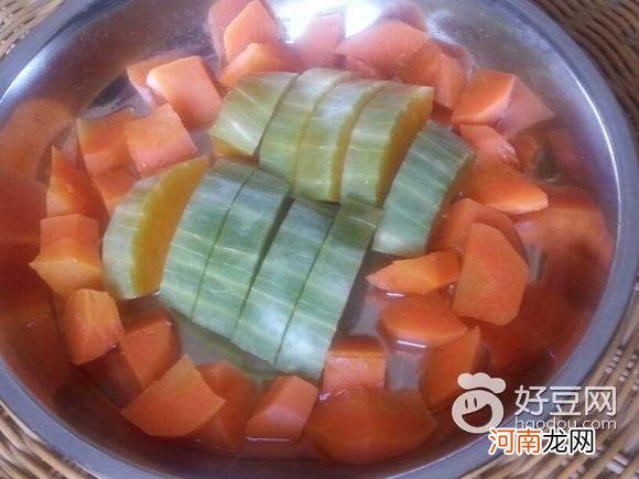 胡萝卜和南瓜可以一起吃吗 南瓜和胡萝卜可以一起煮粥吗