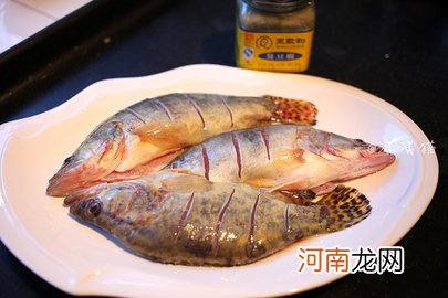 用臭豆腐成就的湘版臭鳜鱼