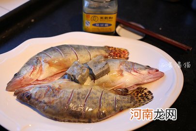 用臭豆腐成就的湘版臭鳜鱼