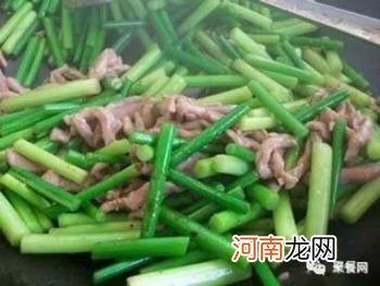 蒜苔炒肉家常简单做法