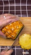 切开的菠萝怎么保存 切开的菠萝泡盐水多久