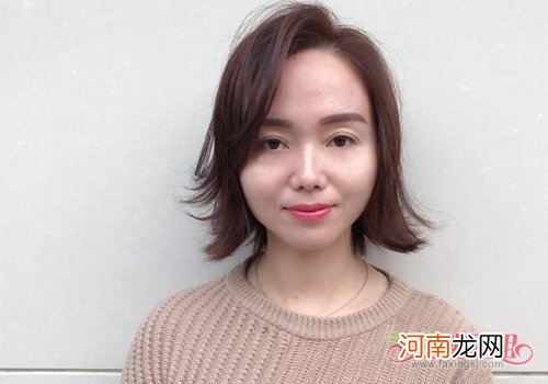 想梳lob头的女生刘海怎么做才漂亮 2019女生备受关注的侧分lob头刘海的弄法