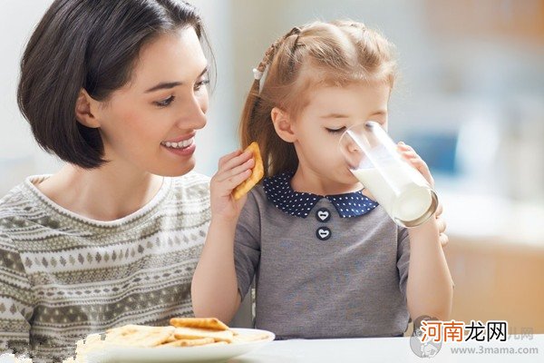 小孩吃牛初乳会早熟吗 家长可别在随便给孩子吃了