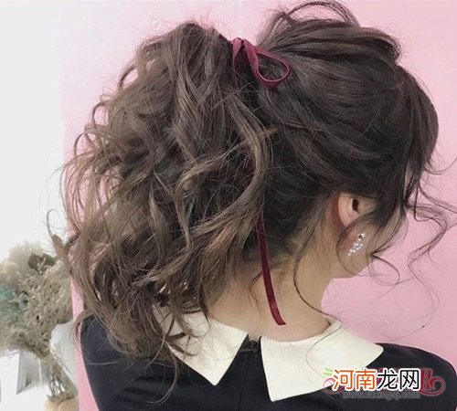 日系女生那么萌全靠头型撑场子 膨松感扎马尾辫的女孩儿给你好看