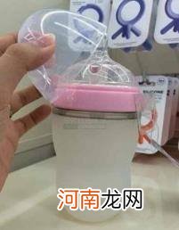 母乳黄的好还是白色好?