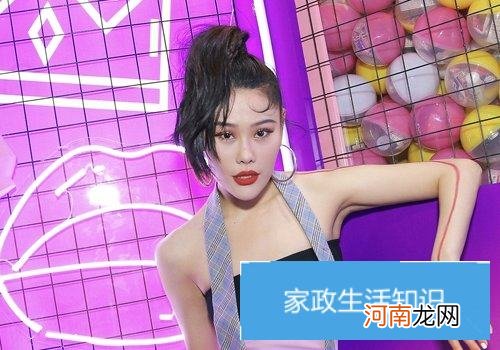 马尾扎在头上上都不吸睛都难 2019女生高马尾辫全新升级发布你能hold住？