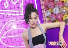 马尾扎在头上上都不吸睛都难 2019女生高马尾辫全新升级发布你能hold住？