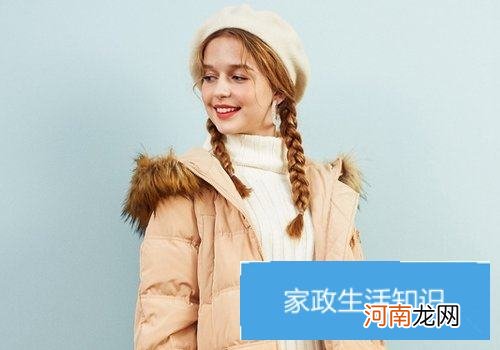 冬天女生展现甜美时尚感 柔美但是时的双麻花来助阵 美回少女时代并不是梦