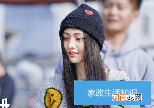 《我的保姆手册》小爽厉害了 化身AI智能化美少女偏爱遮阳帽演绎异类家庭保姆