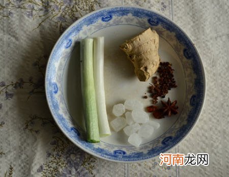 板栗焖鸡翅的家常做法