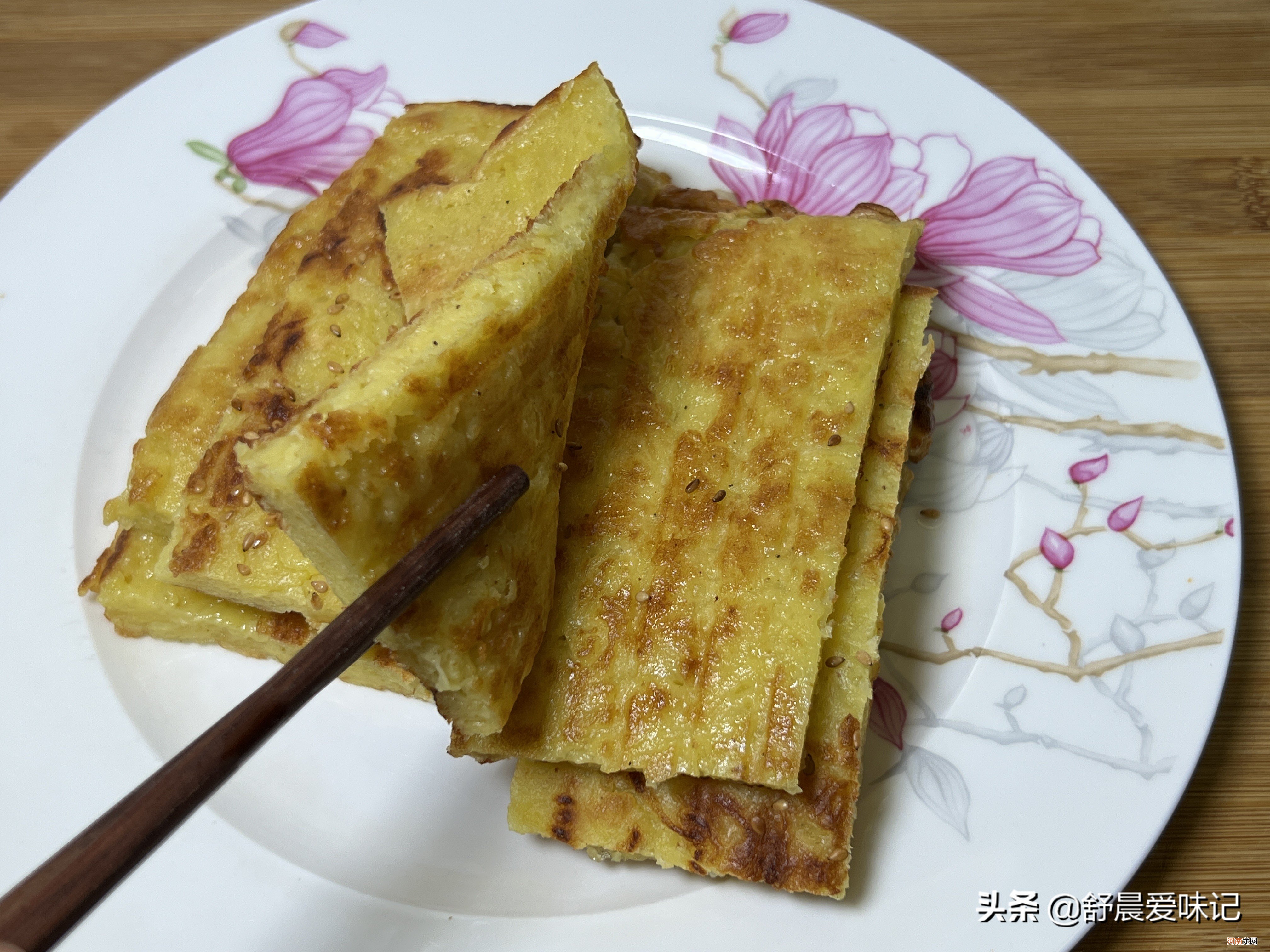 鸡蛋和面粉做的早餐饼 面粉和鸡蛋饼怎么做