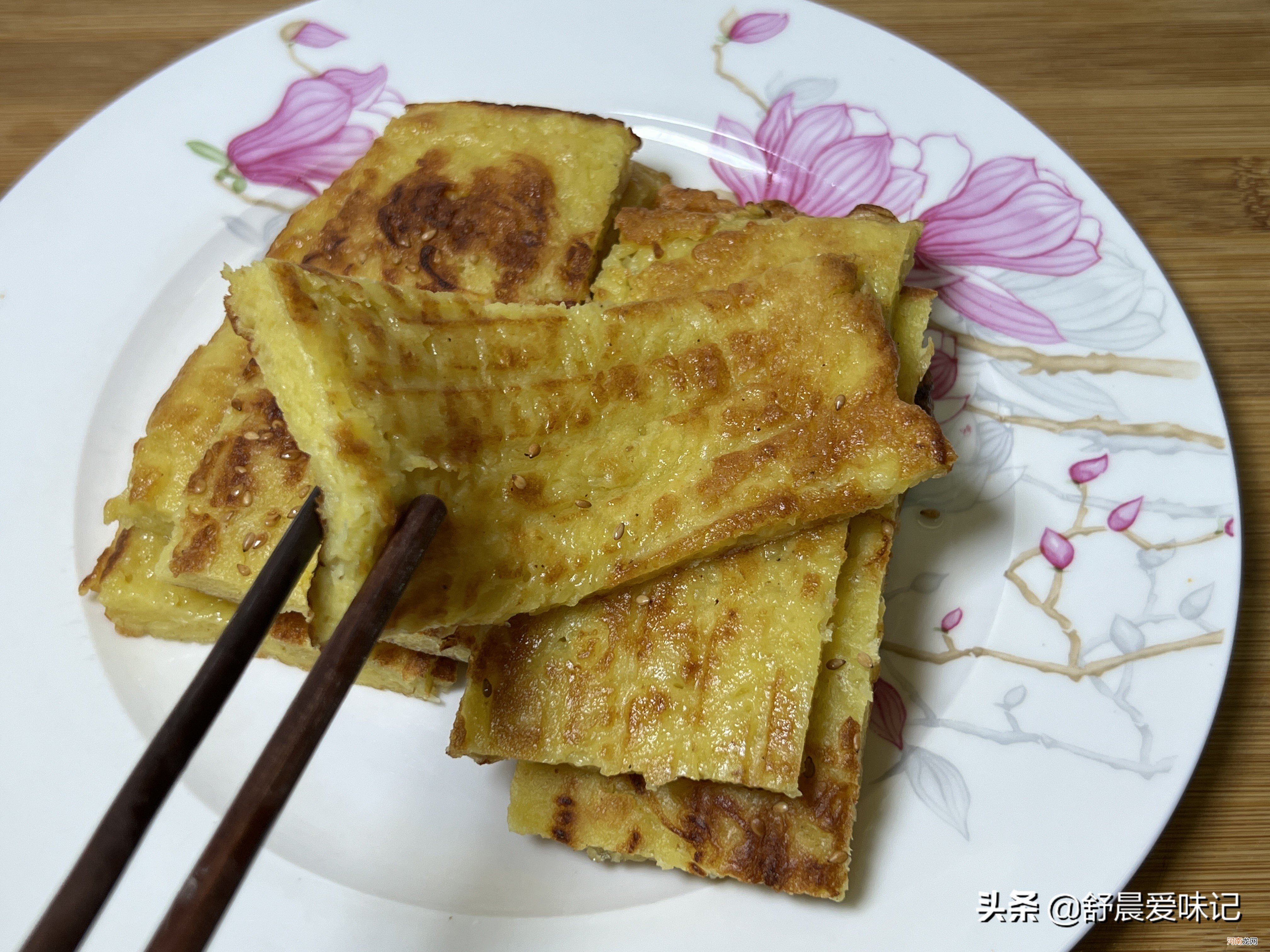 鸡蛋和面粉做的早餐饼 面粉和鸡蛋饼怎么做