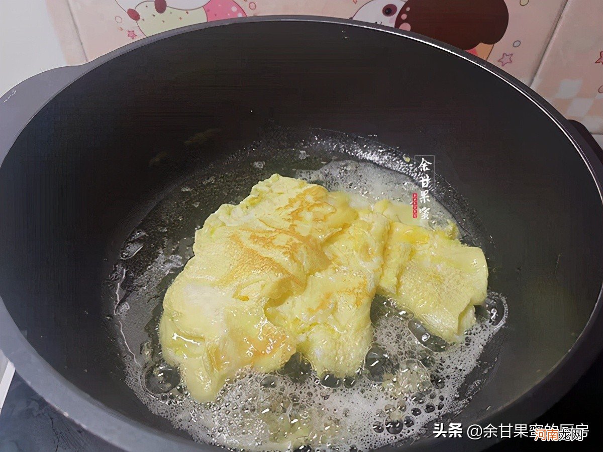 泡发时用开水或冷水 泡发时用冷水或热水