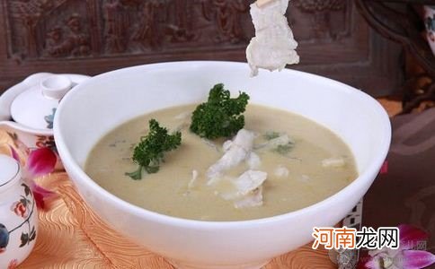 孕期预防便秘食谱 鱼片山药汤