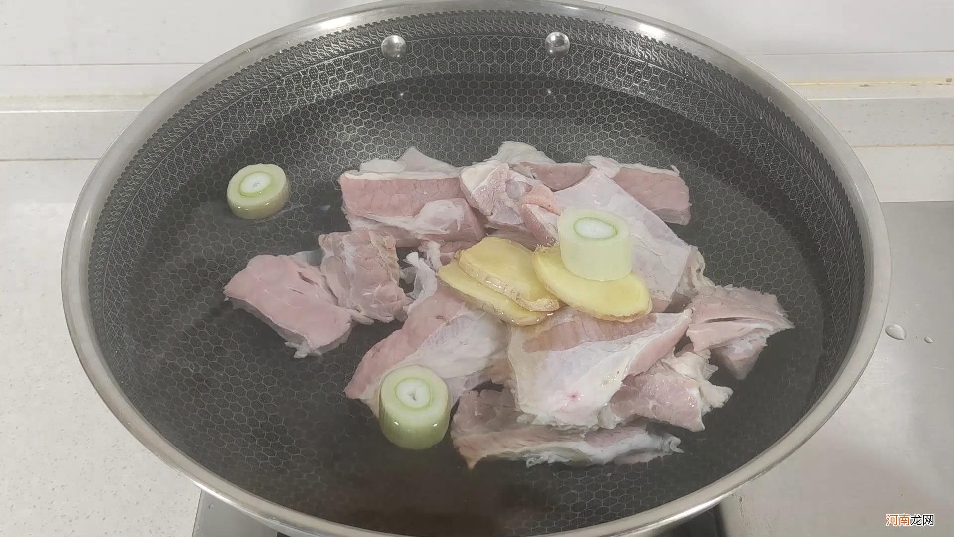 牛肉怎么炖才能软烂？牛肉怎么炖才能软烂？