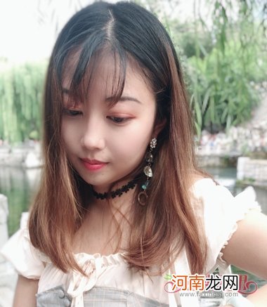 走中唯美古风女生卷发可否装饰圆脸 打造出古式圆脸美人何必花哨发卷