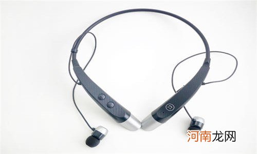 运动耳机怎么连接手机