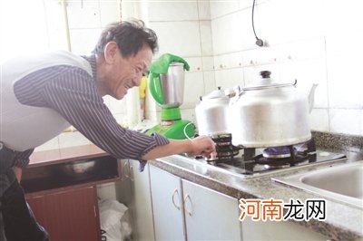 用电和天然气烧水 用电烧水和用天然气烧水